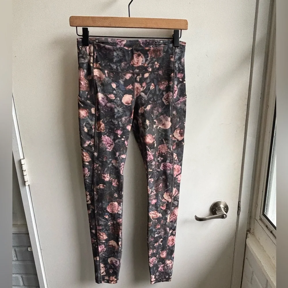 Lululemon Speed Up Tight Leggings 6 athleisure workout yoga travel‎ layered